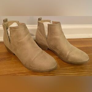 🤎 Women's Suede Ankle Boots - Size 11 🤎